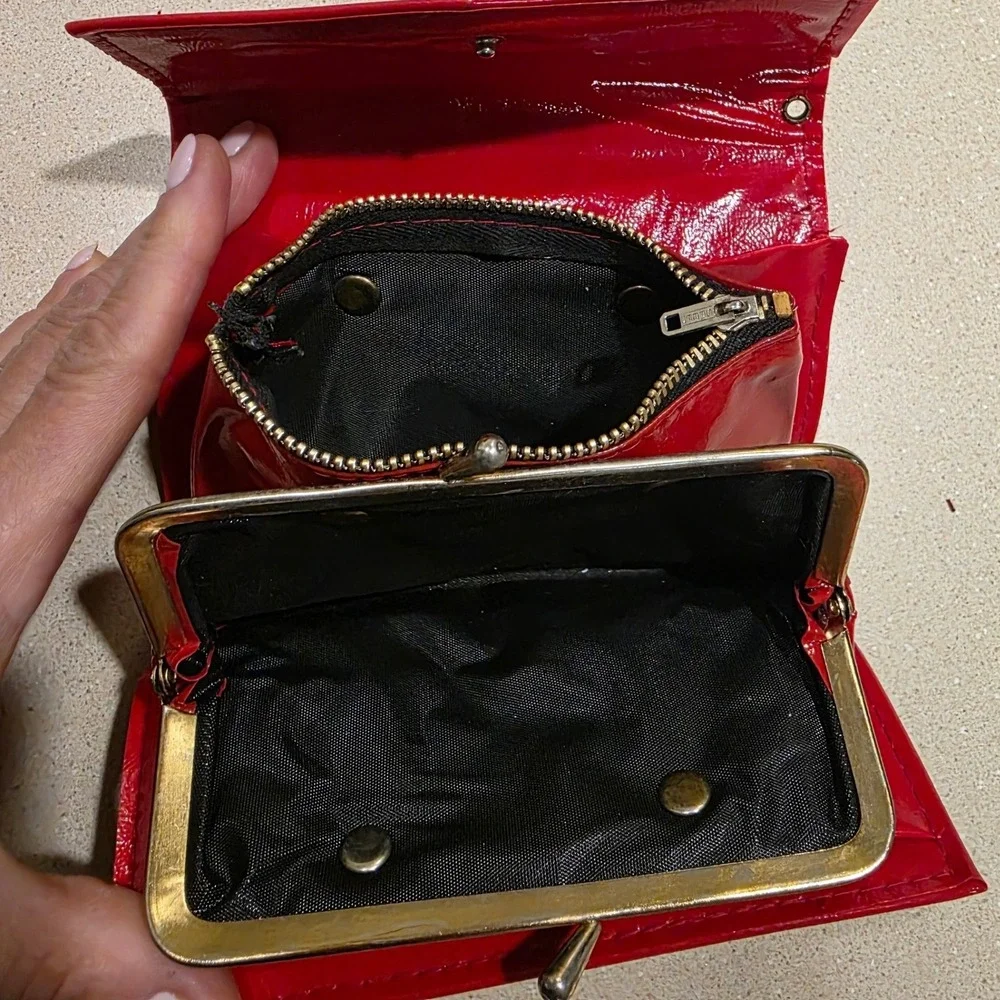 Vintage Wallet Red Patent Kiss Lock Zippered Clutch Organizer